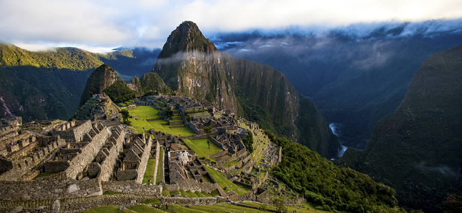 Perú reabre Machupicchu y reanuda operaciones aéreas y férreas